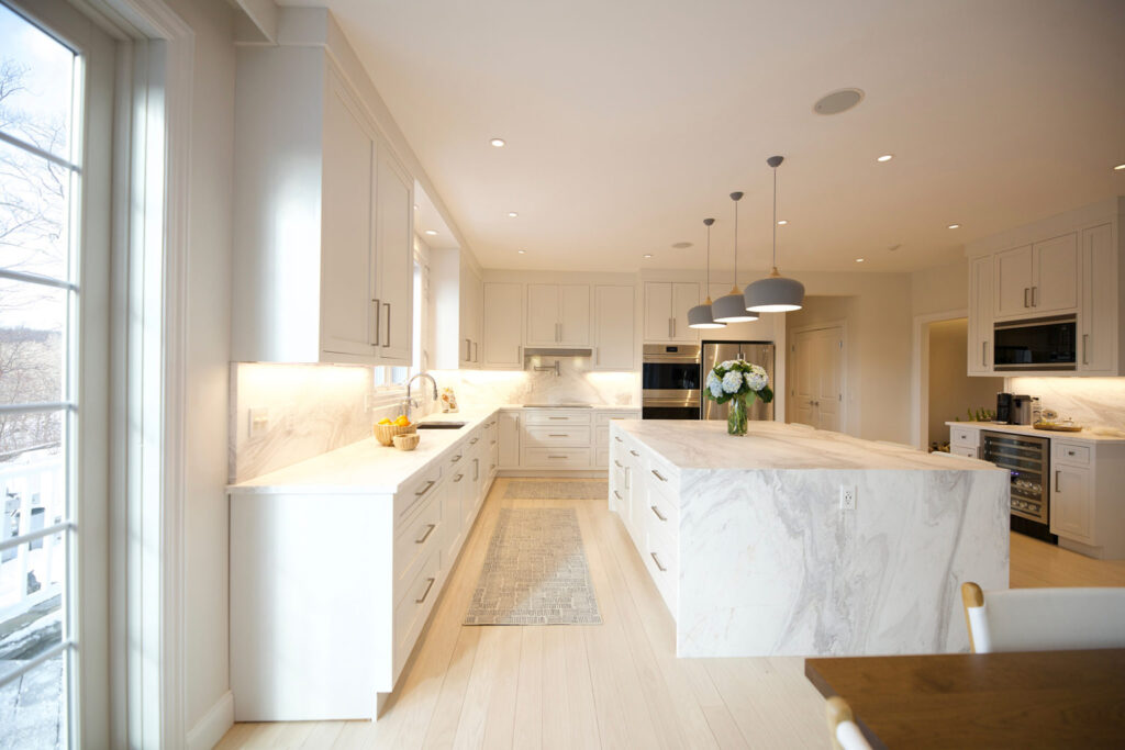 slab finishes for desert kitchen, Best Slab Finishes, desert kitchen, kitchen countertops, kitchen designs, kitchen finish, kitchen redesign, kitchen renovation, kitchen slab, kitchen slab maintenance, leathered finish, matte finish, Polished Slab Finishes, slab finish, textured finish